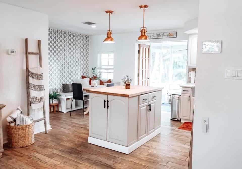 Kitchen and dining area in a Tampa Bay home